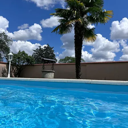 Belle Maison Au Coeur De Avec Piscine Privee, Cabotte Dionysos * Beaune (Cote d'Or)