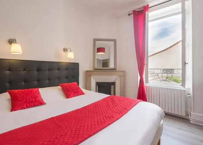 Villa Belle Maison Au Coeur De Avec Piscine Privee, Cabotte Dionysos Beaune (Cote d'Or)